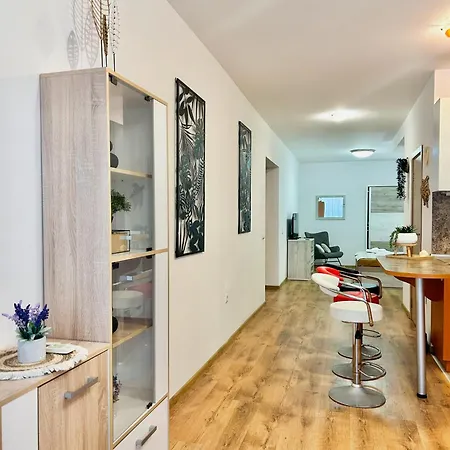 Summer Breeze Ground-floor I Patio & Parking