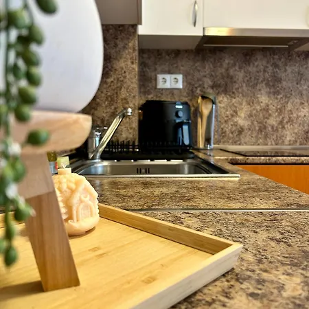 Summer Breeze Ground-floor I Patio & Parking * 瓦爾納