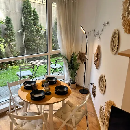 Summer Breeze Ground-floor I Patio & Parking * 瓦爾納