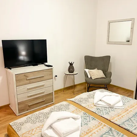 아파트 Summer Breeze Ground-floor I Patio & Parking 바르나