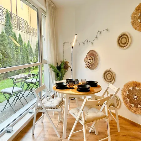 Summer Breeze Ground-floor I Patio & Parking * 瓦爾納